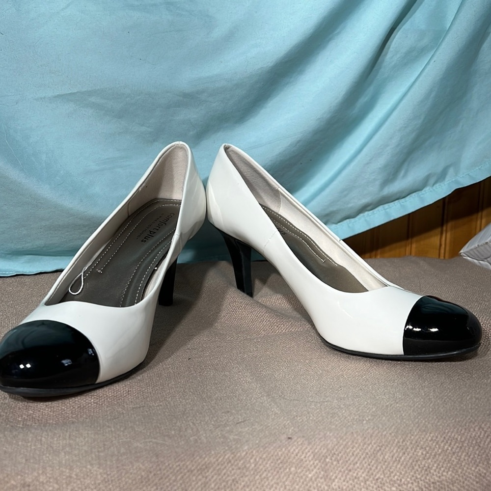 New size 8.5 padded heel